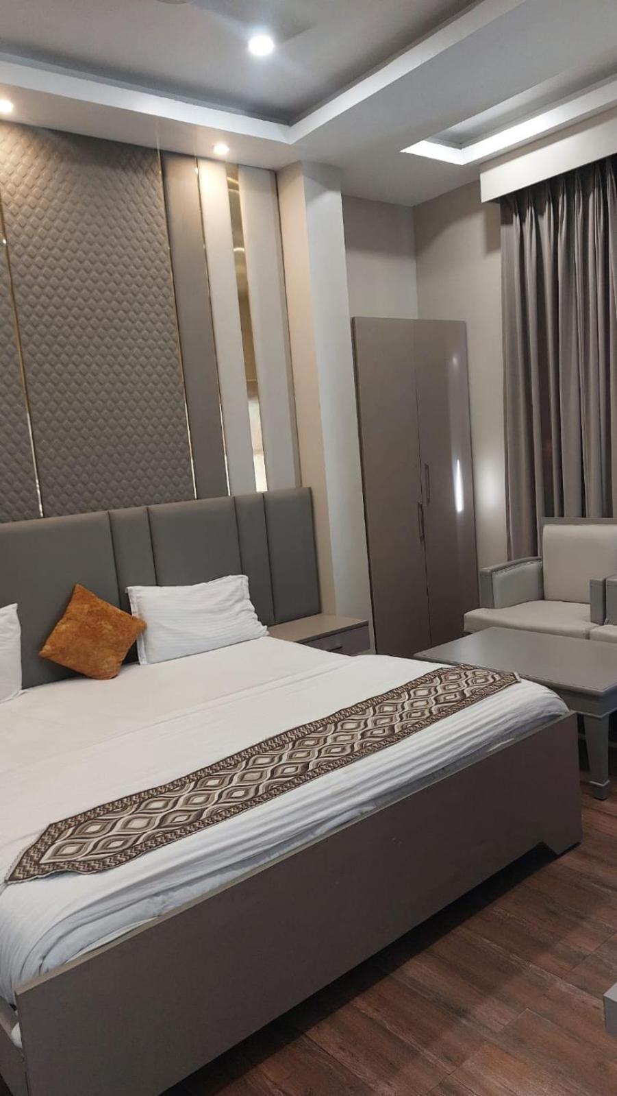 Hotel Rajshree Tanakpur Zewnętrze zdjęcie