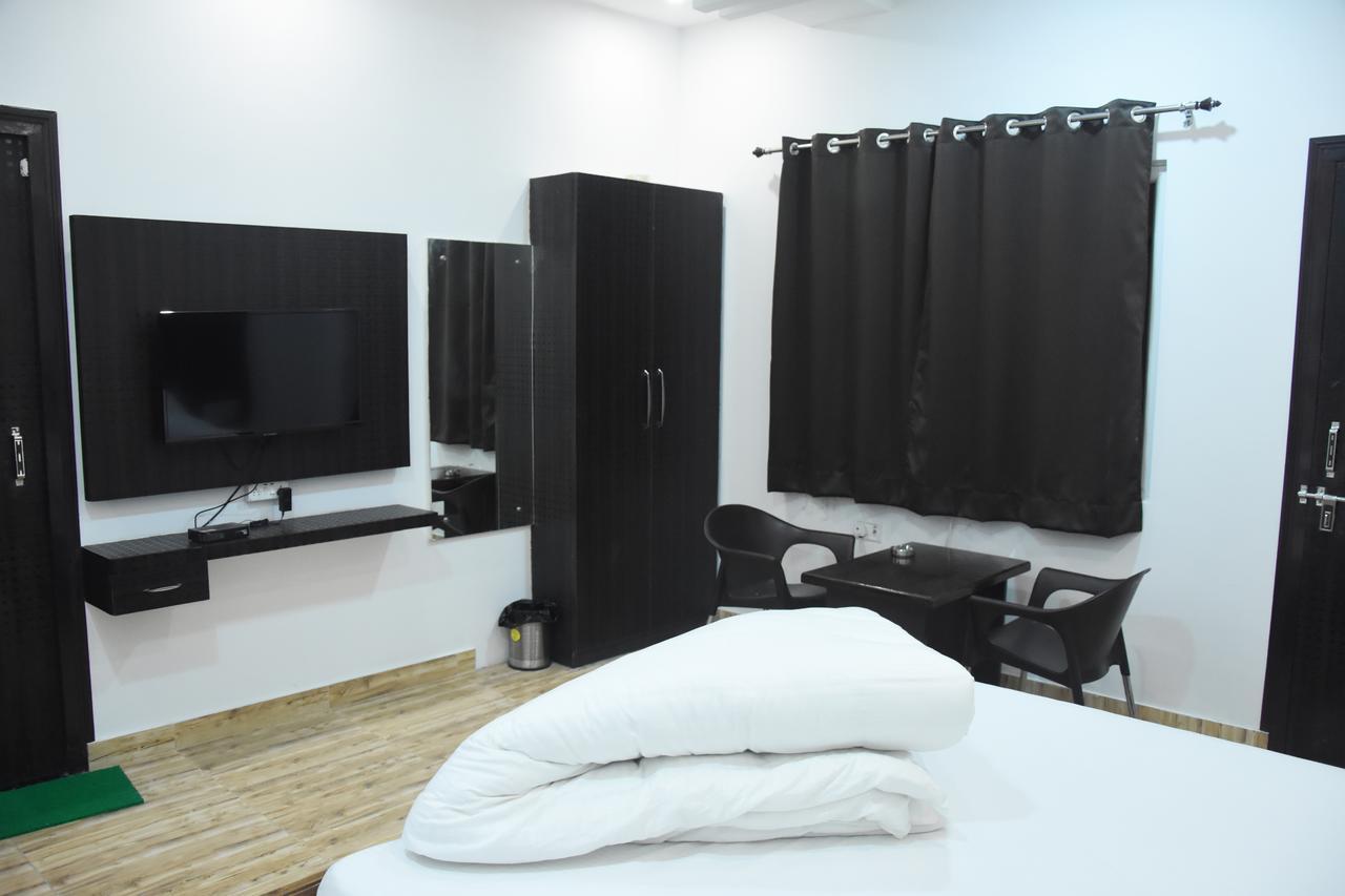 Hotel Rajshree Tanakpur Zewnętrze zdjęcie