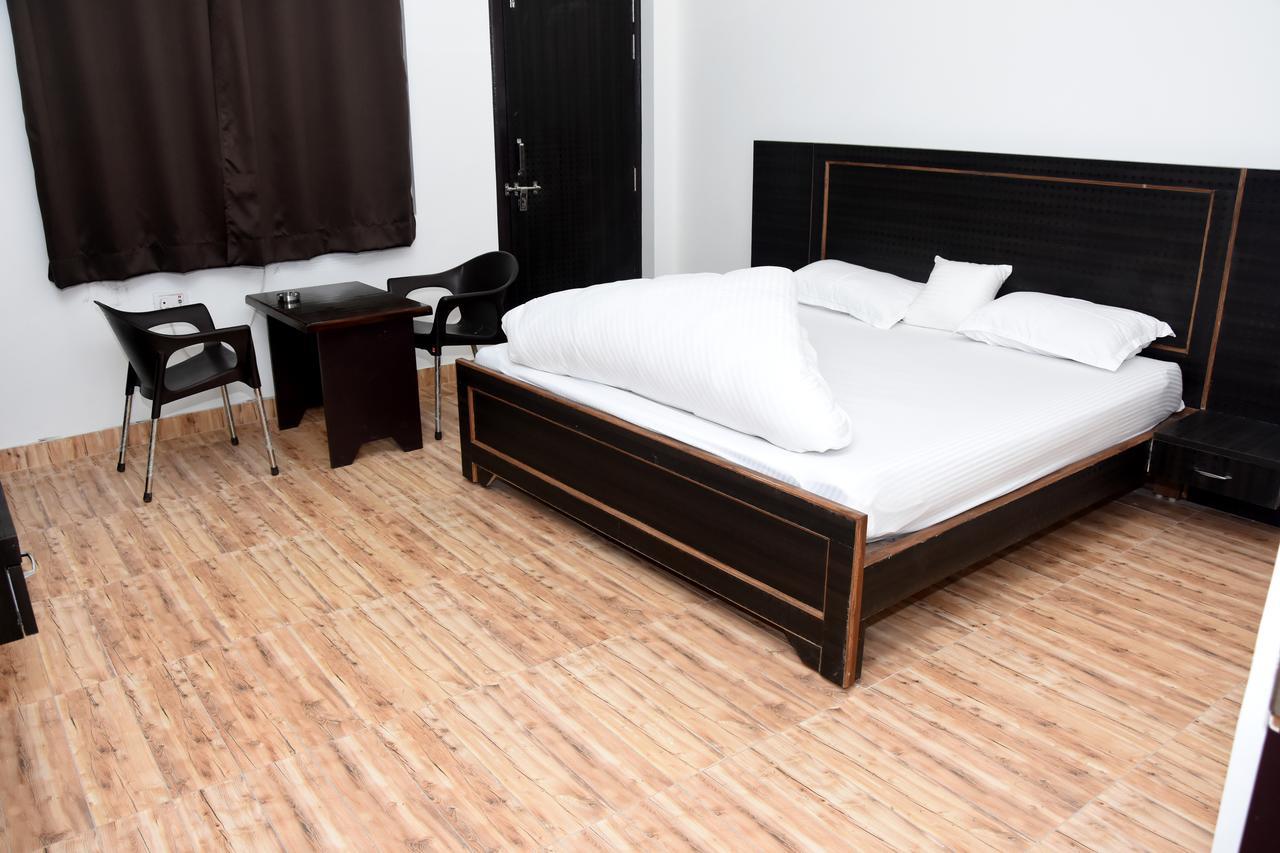 Hotel Rajshree Tanakpur Zewnętrze zdjęcie