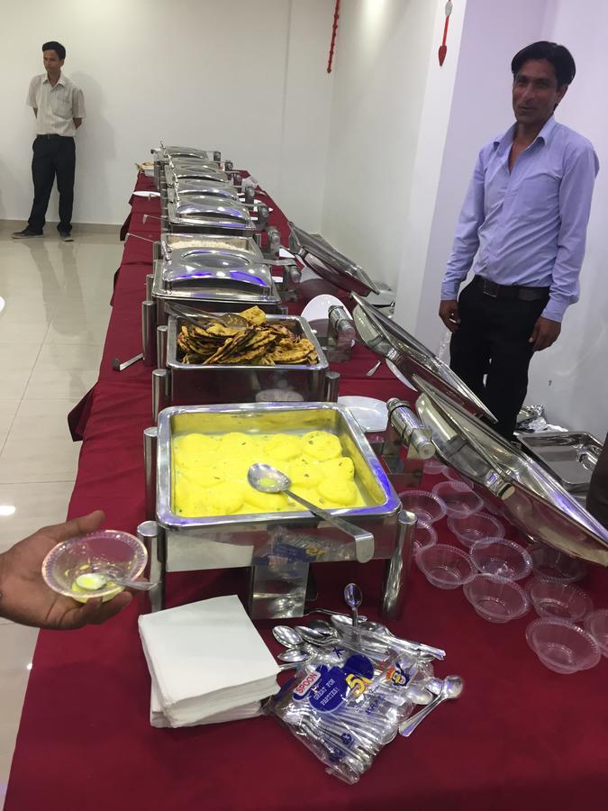Hotel Rajshree Tanakpur Zewnętrze zdjęcie